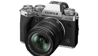 Fujifilm Announces the X-T5, With 40 MP, Upgraded AF, and 6K/30p Video
